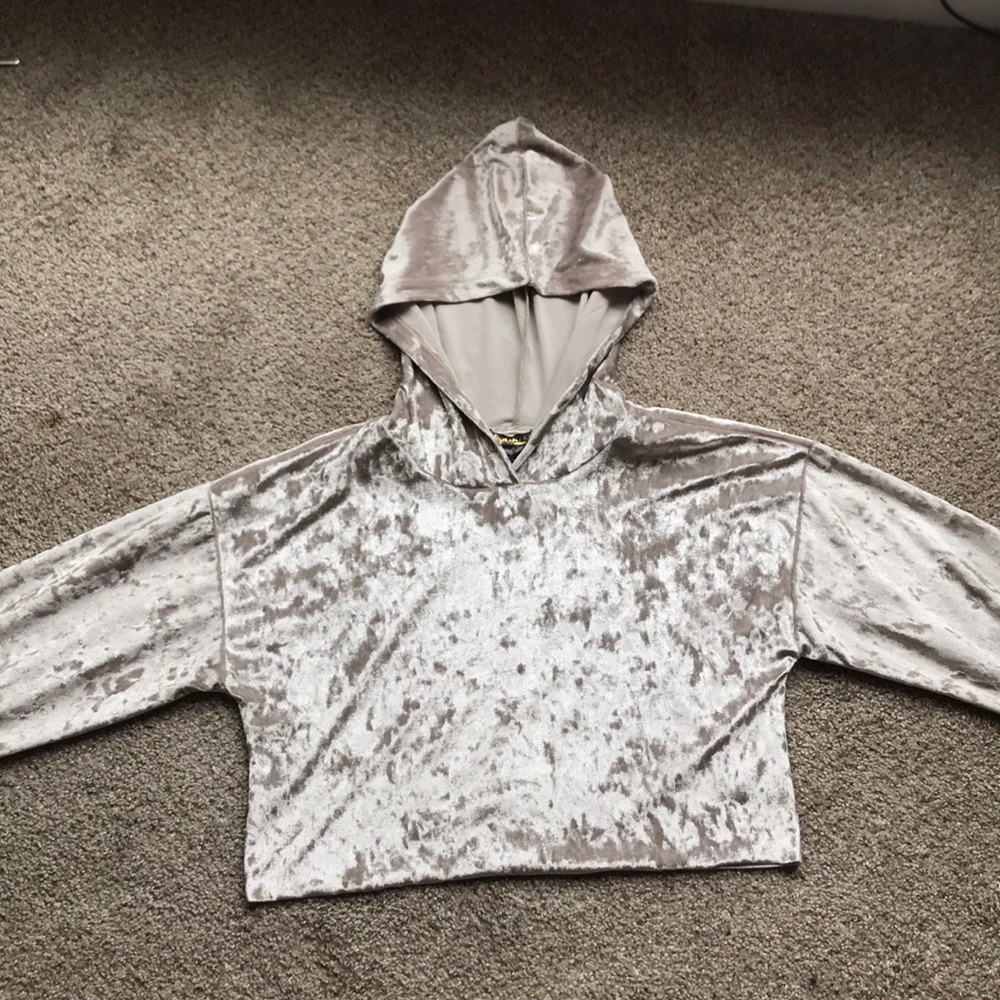 Cropped hooded sweater